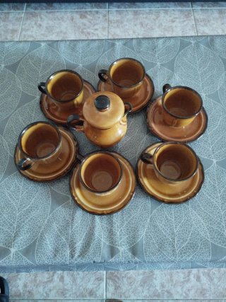 Juego de café de cerámica marrón
