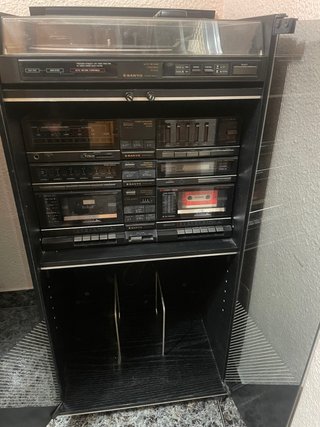 Equipo de música Sanyo con tocadiscos