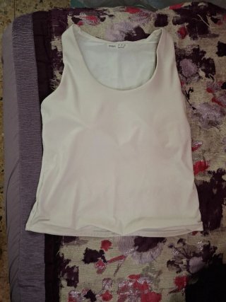 Top Oysho con sujetador integrado Talla M