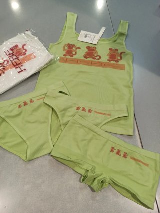 2 Conjuntos de Ropa Interior (8 piezas)