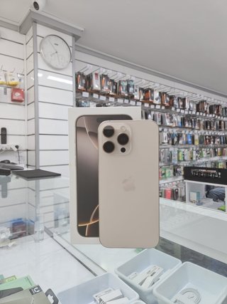 iPhone 16 Pro Max 1TB Beige Semi nuevo