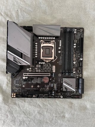 Placa Base Gigabyte Z590M Gaming X (Para piezas)