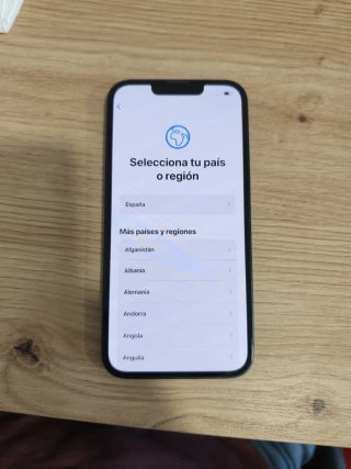 iPhone 13 128GB Negro con cargador de coche
