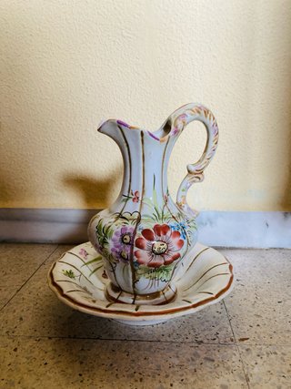 Jarra con Plato de Cerámica