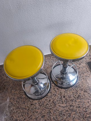 2 Sgabelli da bar gialli
