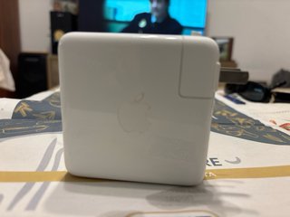 Cargador Apple USB-C 96W para MacBook Pro