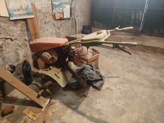 Motoazada agrícola
