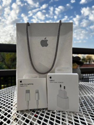 Caricatore iPhone Apple completo nuovo