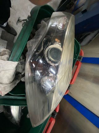 Faro delantero Renault Laguna 3