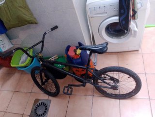 Bicicleta BMX Negra