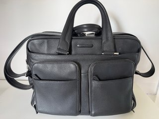 Maletín para ordenador Piquadro negro