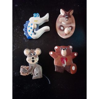Set de 4 Percheros Infantiles de Madera