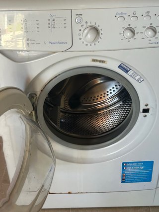 Lavadora Indesit de Carga Frontal, 6kg.