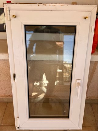 Ventanas de PVC Blancas con cristal en buen estado
