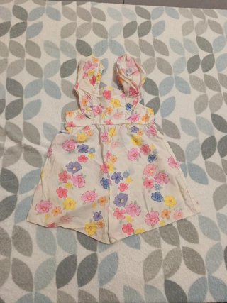 Peto corto de verano con estampado floral