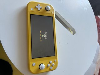 Nintendo Switch Lite Amarilla