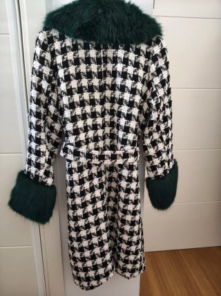 Abrigo Estampado con Detalles de Pelo
