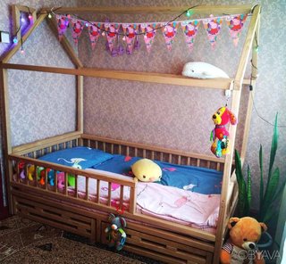 Cuna de Madera Estilo Casita