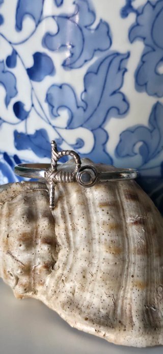 Brazalete de plata antigua estoque