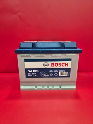 Batería de Coche Bosch S4 005 / 60 Ah / 540A Nueva