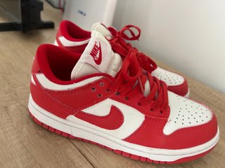 Zapatillas Rojas y Blancas