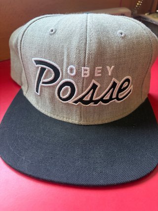 Gorra Obey Posse Beige y Negra