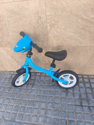 Bicicleta de equilibrio infantil azul