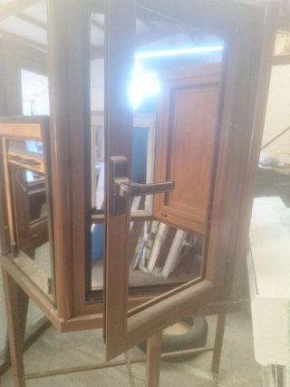 Ventana de Aluminio 515x890 mm