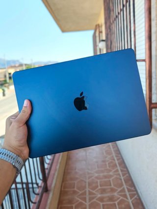 MacBook Air M3 blu notte come nuovo