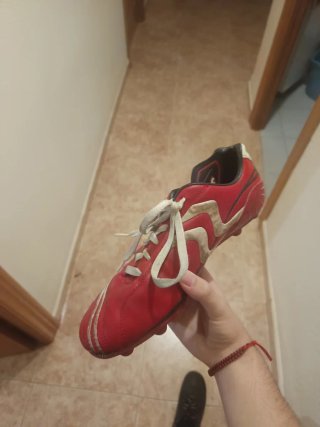 Zapatillas de fútbol 11 rojas