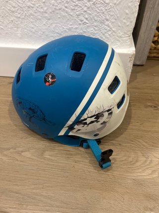 Casco infantil B-TWIN azul y blanco