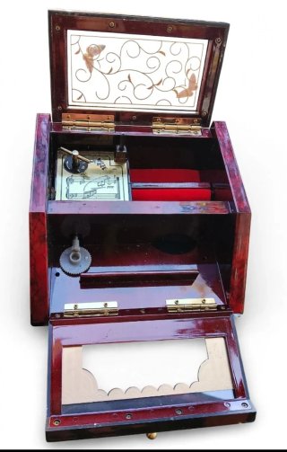 Caja de Música de Madera con Mecanismo