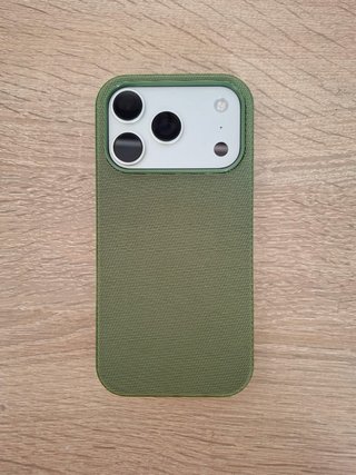 Custodia iPhone 17 Pro in tessuto verde MagSafe