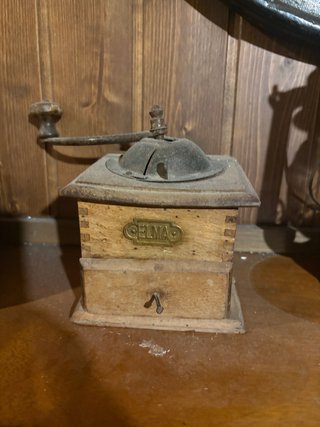 Molinillo de café antiguo Elma
