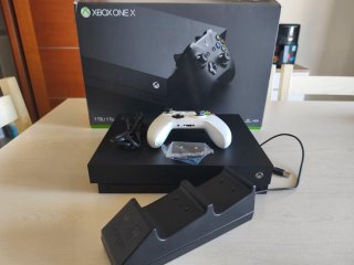 Xbox One X 1TB