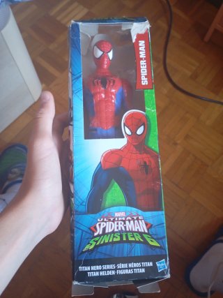 Muñeco Spider-Man Titan Hero Series