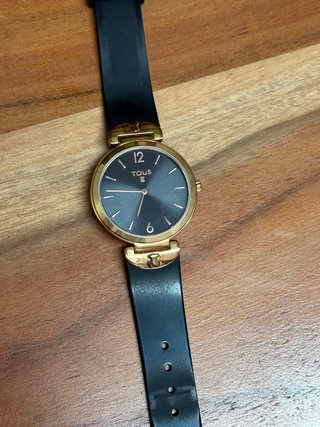 Reloj Tous Negro y Dorado