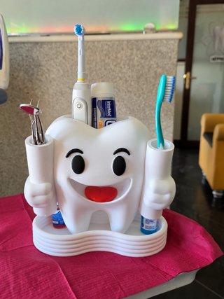 PORTACEPILLOS Y PORTAPASTAS DE DIENTES HAPPY TEEHT