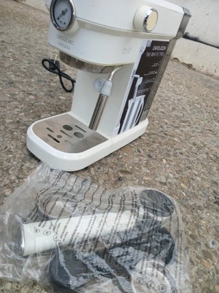 Cafetera Cecotec Cafelizzia 790 White Pro