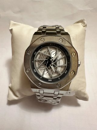 Reloj Invicta Deportivo Plateado