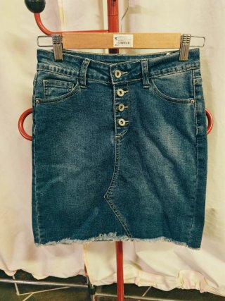 Falda vaquera abotonada azul talla XS