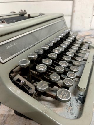 Máquina de escribir Olivetti Studio 46