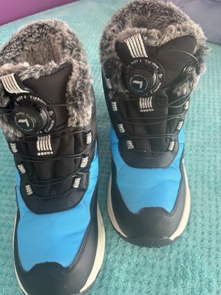 Botas para la nieve negras y azules