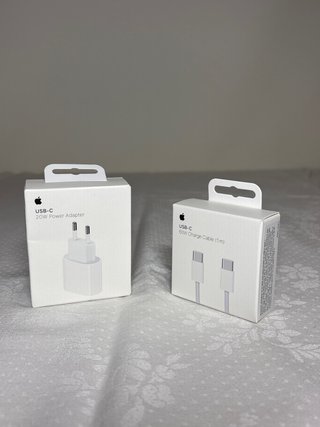Adaptador y Cable USB-C Apple