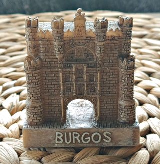Arco de Santa María de Burgos en Resina