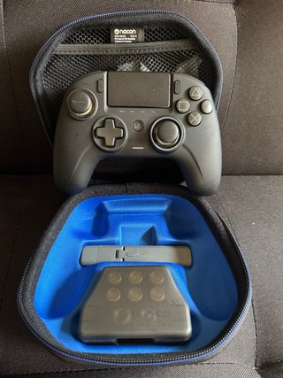 Mando Nacon Revolution Pro Controller PS4