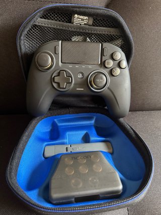 Mando Nacon Revolution Pro Controller PS4