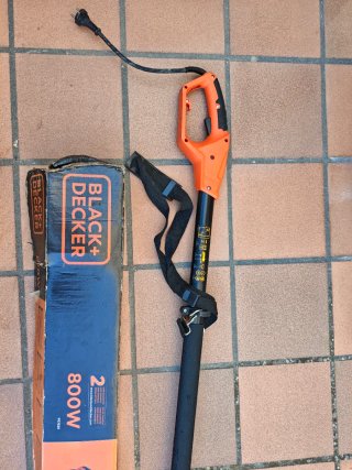 Podadora Telescópica Black+Decker 800W