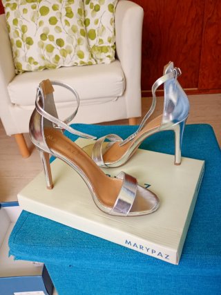 Sandalias de tacón plateadas Marypaz