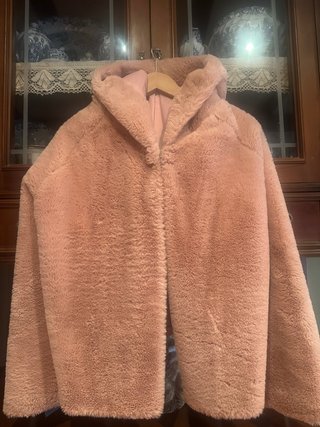 Chaquetón de pelo rosa